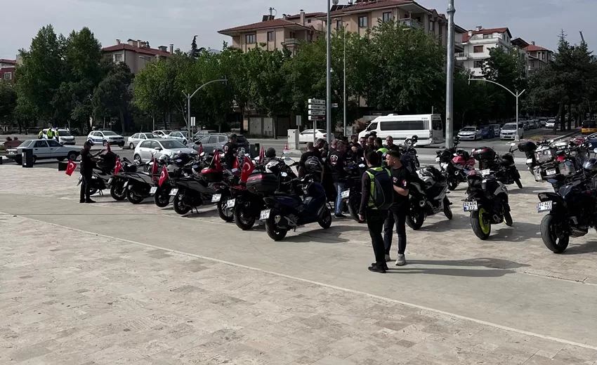 Motosiklet Tutkunları Isparta’da 19 Mayıs’ı Kutladı